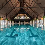 Semesteranläggning (resort) Emily 5*