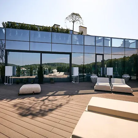 Emily リゾート リヴィウ